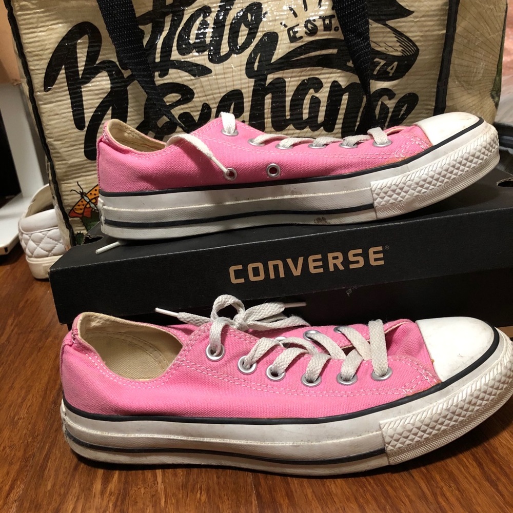 Pink converse